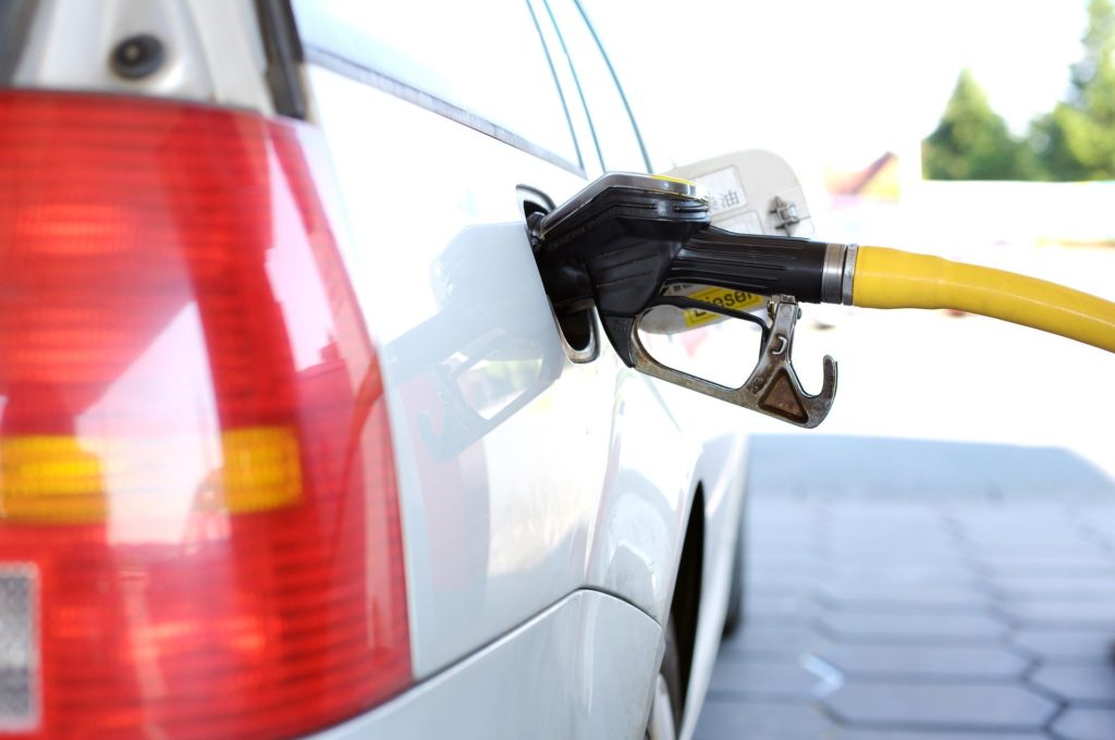 Florida gas prices decline and the trend will continue this week