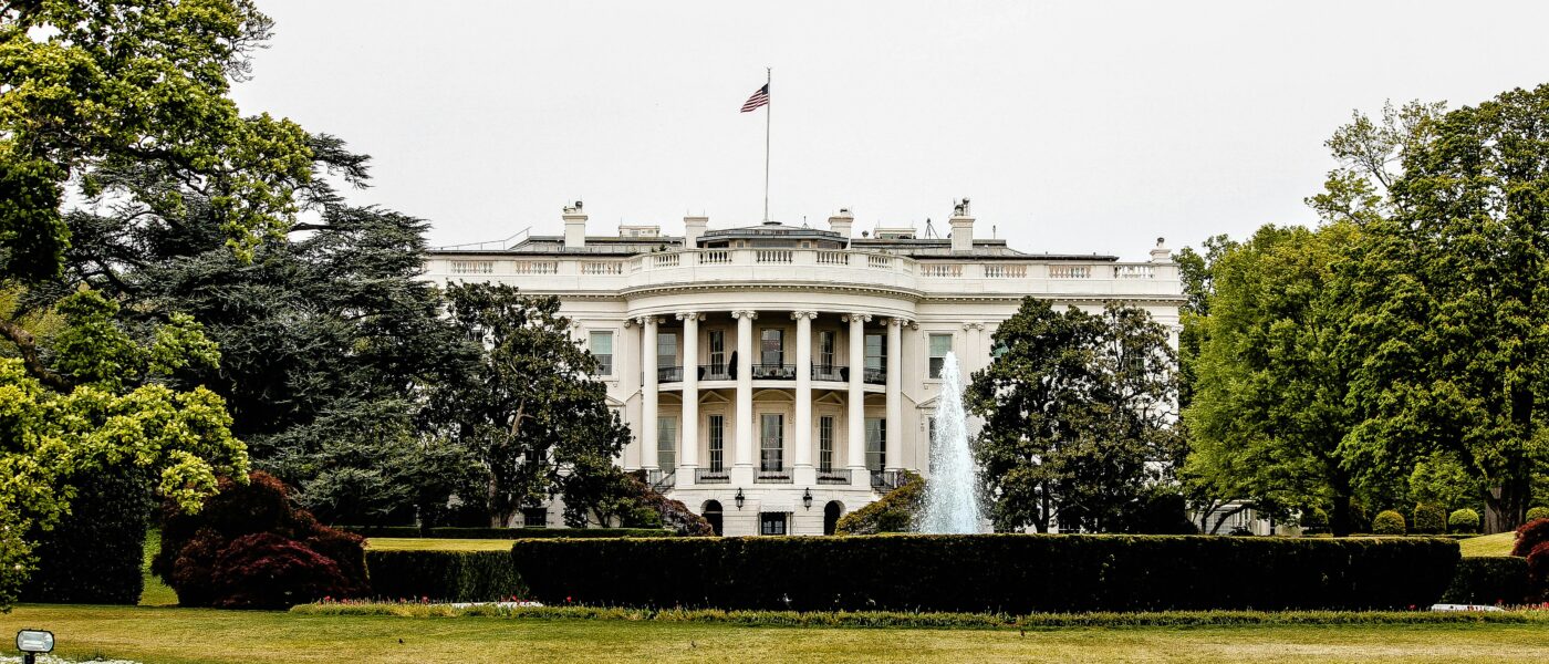 Trump back at the White House, a flocking of orders start today