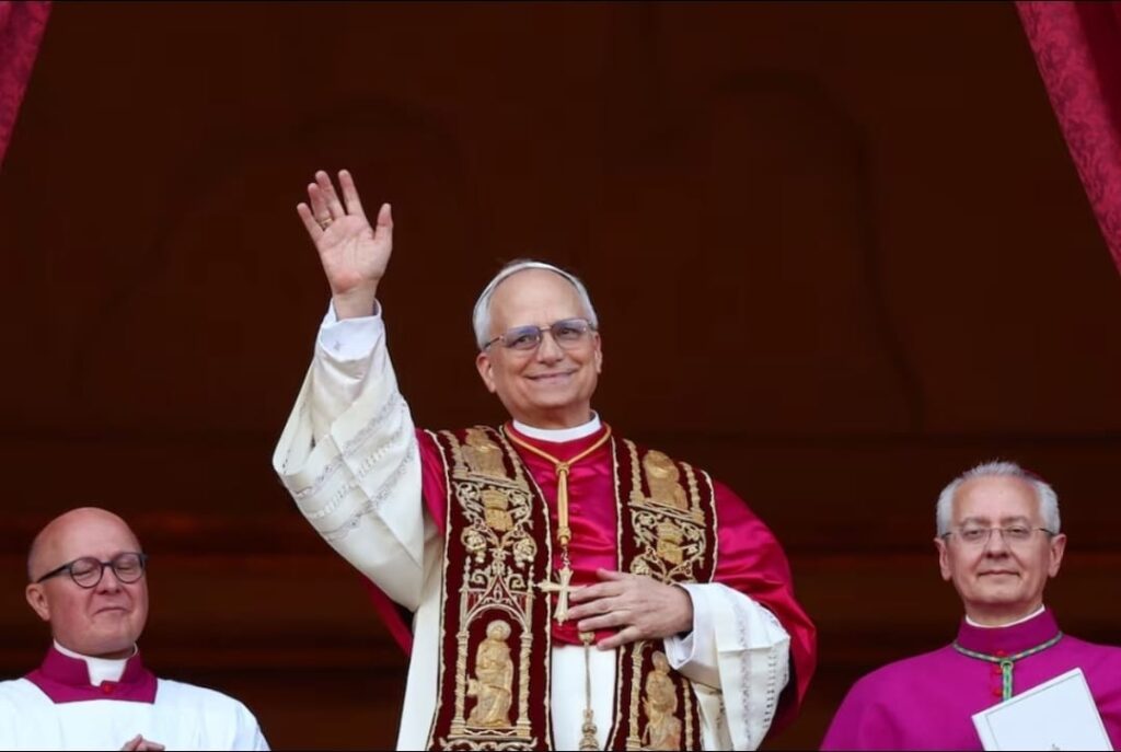 ¡Habemus Papam! El cardenal Robert Francis Prevost es elegido como el Papa León XIV, el primer pontífice estadounidense de la historia