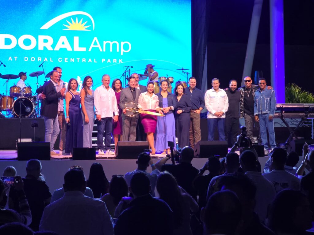El Anfiteatro de Doral abrió sus puertas al ritmo de Gente de Zona