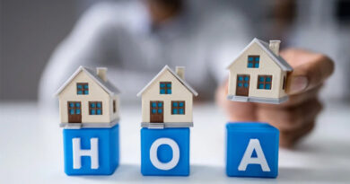 HOMEOWNERS ASSOCIATIONS IN THE CROSSHAIRS OF FLORIDA LEGISLATORS HOMEOWNERS ASSOCIATIONS IN THE CROSSHAIRS OF FLORIDA LEGISLATORS